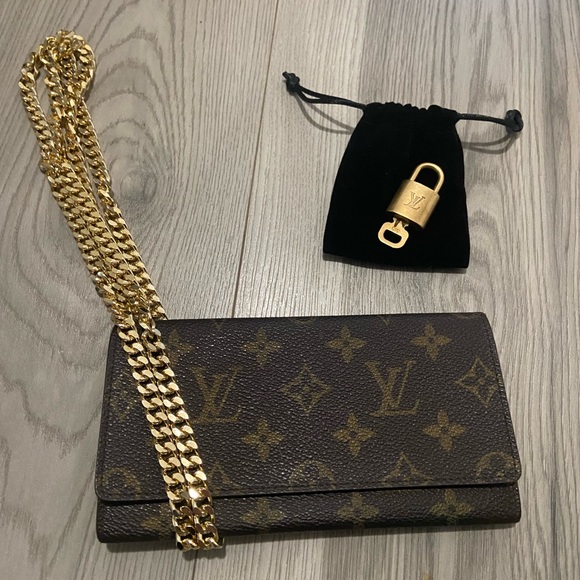 Louis Vuitton Handbags - Louis Vuitton Bundle - Long Wallet + Lock and Key + Chain